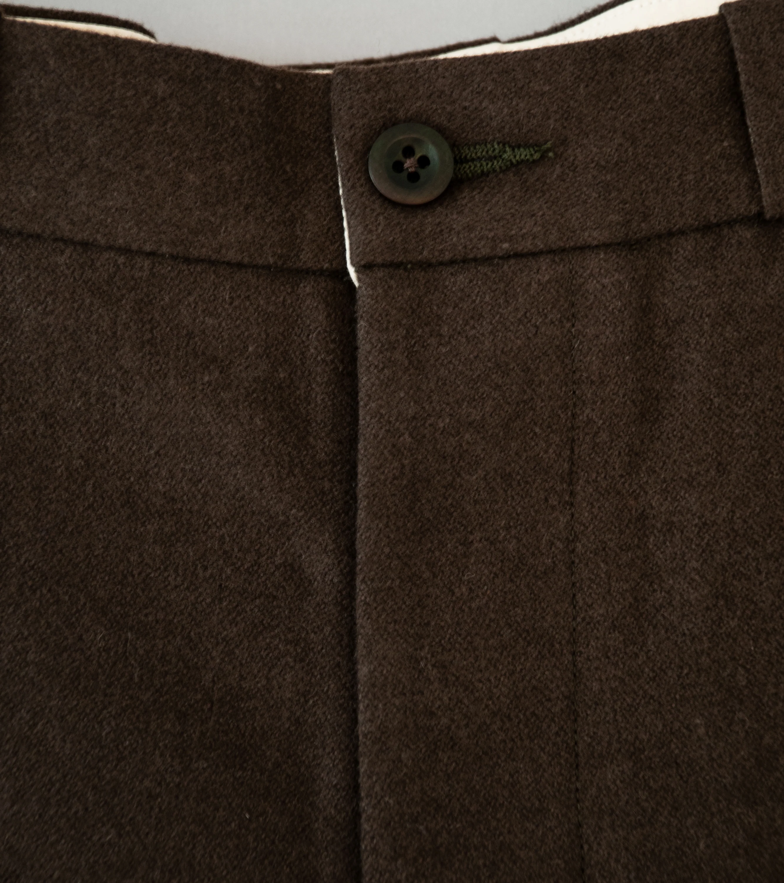 Evan Kinori 'Flat Front Pant' (Dark Olive Brushed Wool Cotton Linen) - Image 4