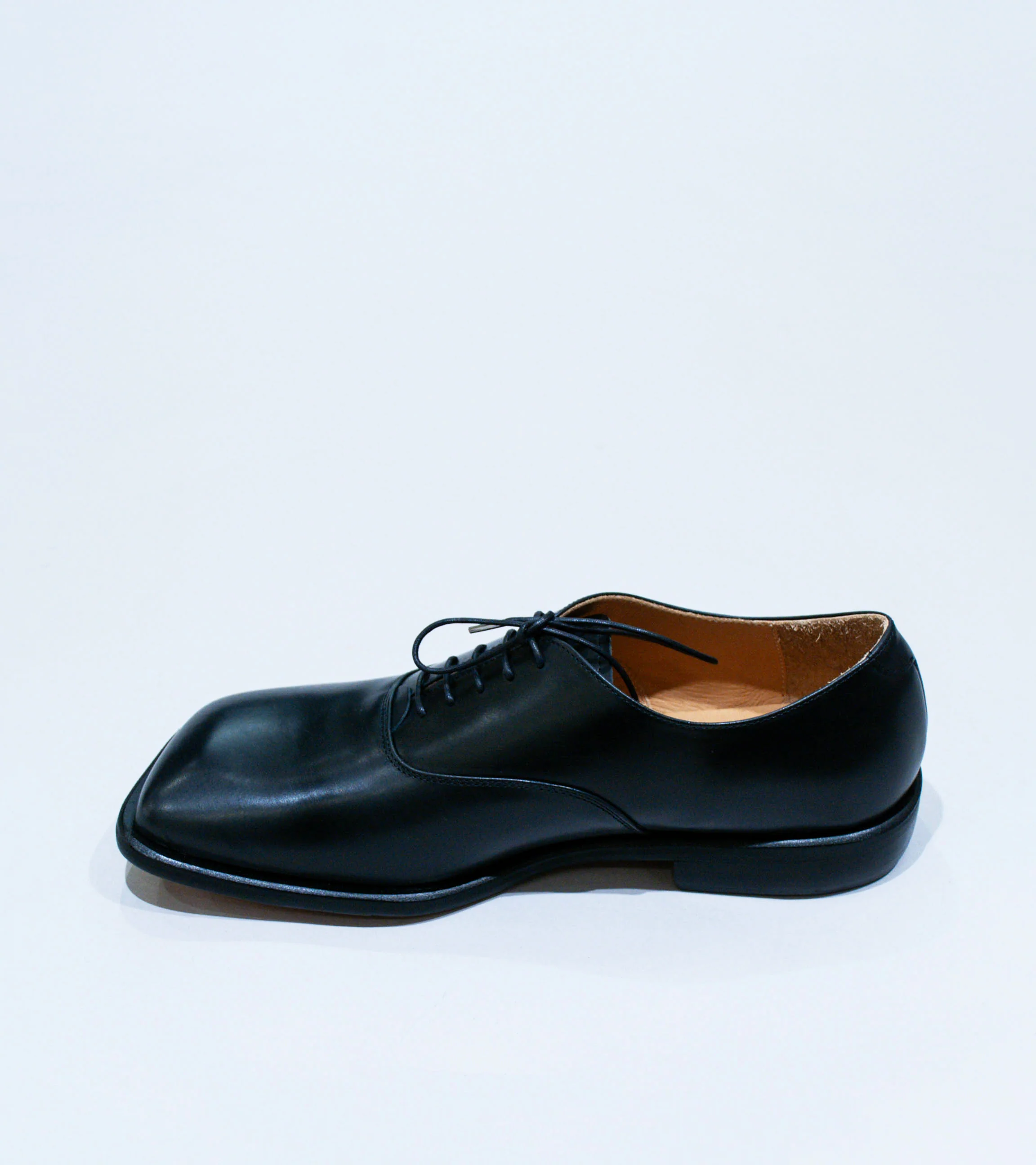 Hender Scheme 'Bear Foot Balmoral Shoes' (Black) - Image 7